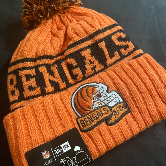 (NWT) NEW ERA  (AFC NORTH) CINCINNATI BENGALS BEANIE HAT NEW ERA (firm price). - Picture 4 of 11